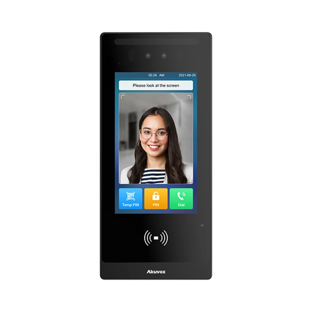 آیفون تصویری Akuvox E18 با بدنه مشکی، نمایشگر لمسی ۷ اینچی، مجموعه دوربین در بالای پنل و نشانگر کارت‌خوان در قسمت پایین