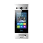 پنل هوشمند Akuvox R29CT با بدنه نقره‌ای، نمایشگر لمسی ۷ اینچی، دوربین بالای نمایشگر و حسگر اثر انگشت در پایین پنل